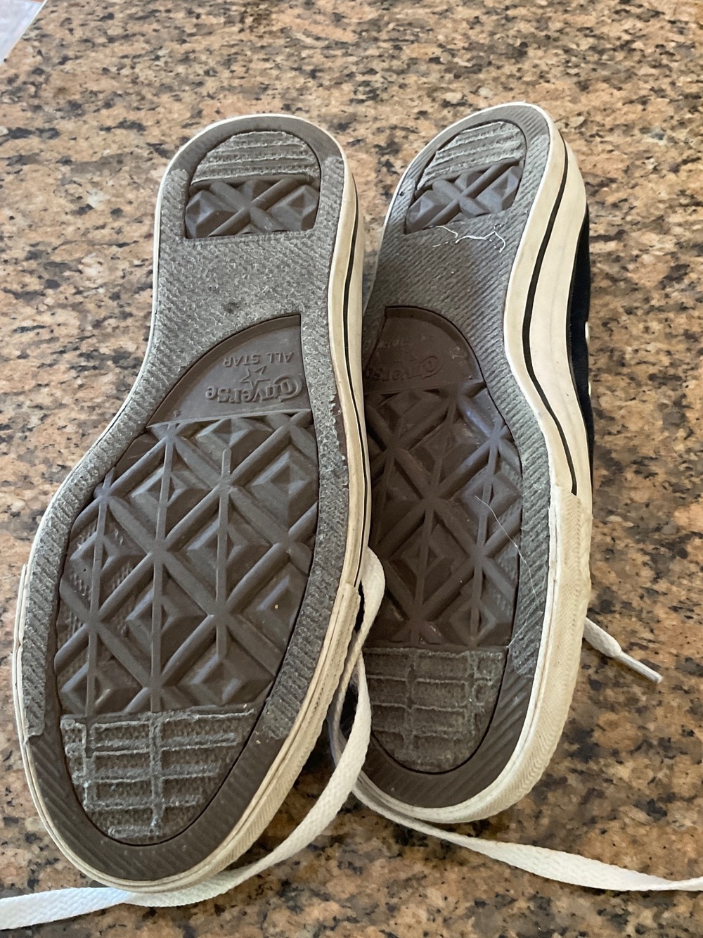 Converse Black and White Low-Top Kids Sneakers - Picture 4 of 4